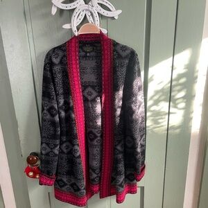 Icelandic Design open long Cardigan Size Medium
50% merino Soft blend